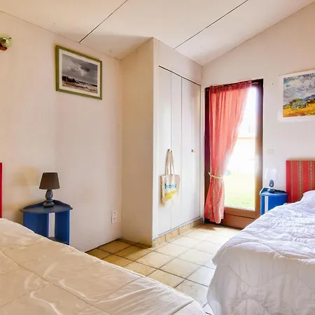 700m De La Plage, Jardin, 4 Adultes 2 Enfants