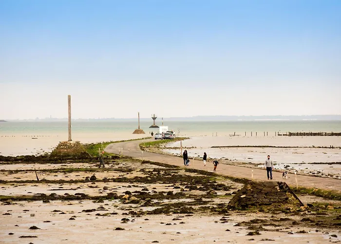 Hébergement de vacances 700m De La Plage, Jardin, 4 Adultes 2 Enfants